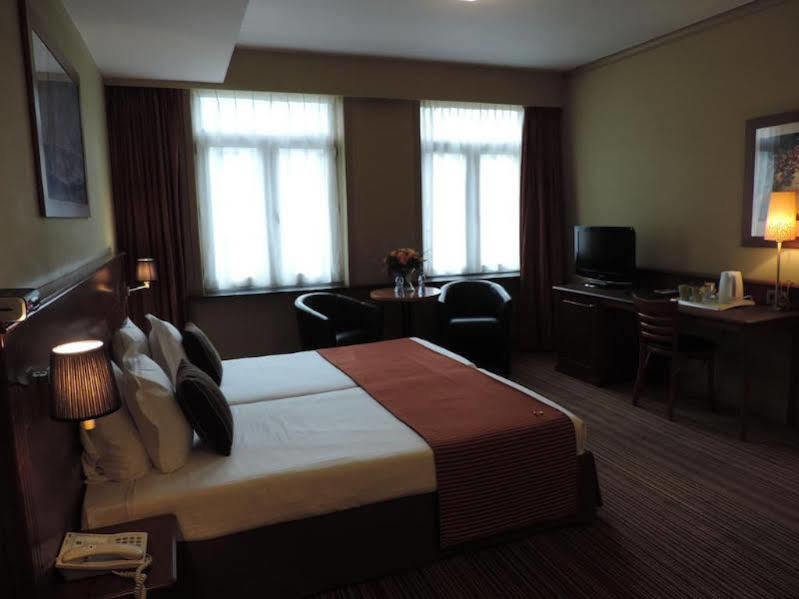 Cour St Georges Hotel เกนต์ ภายนอก รูปภาพ